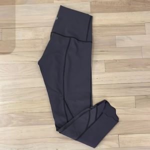 Lululemon high rise crop size 6